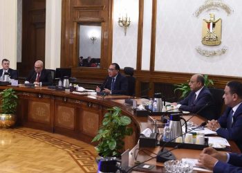 لقاء رئيس الوزراء مع المستثمرين السياحيين