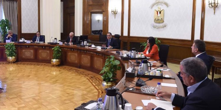 لقاء رئيس الوزراء مع مجموعة من المطورين العقاريين