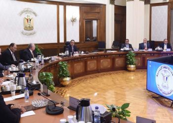 رئيس الوزراء يعقد اجتماعا لبحث حل مشكلة نقص الأعلاف في صناعة الدواجن