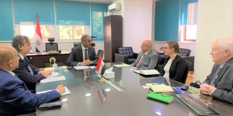 نائب وزير الإسكان لشئون البنية الأساسية يبحث أوجه التعاون مع ممثلي الوكالة الأمريكية للتنمية الدولية