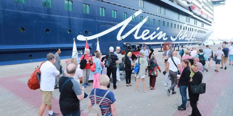 هيئة ميناء الأسكندرية تستقبل أكثر من 2200 سائح اليوم