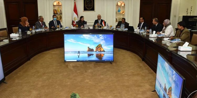 وزير الإسكان يلتقى نظيرته التونسية لعرض التجربة المصرية إنشاء المدن الجديدة