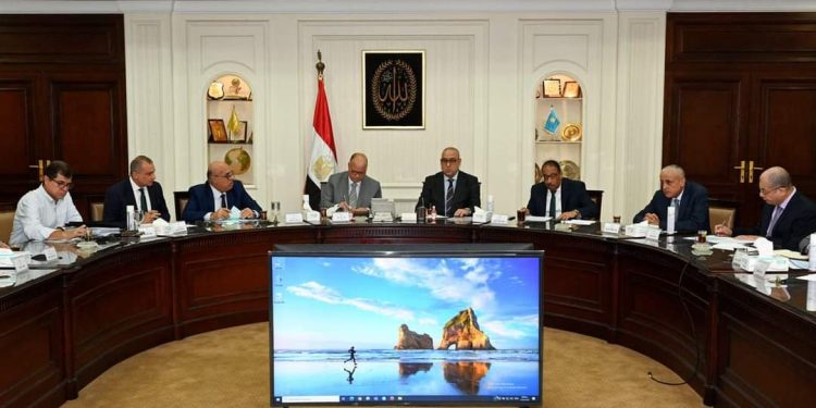 وزير الإسكان ومحافظ القاهرة يتابعان استعدادات إجراء قرعة شقق "منطقة مثلث ماسبيرو"