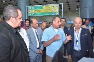 وزير الطيران يتفقد الاستعدادات النهائية لتشغيل مطار سفنكس
