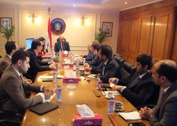 وزير قطاع الأعمال العام يبحث مع وفد رابطة رجال الأعمال القطريين تعزيز التعاون وفرص الاستثمار