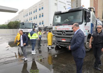 محافظ القاهرة يتفقد عدد من أحياء العاصمة لمتابعة رفع تراكمات الأمطار