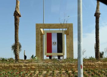 رئيس الوزراء يتابع أعمال تطوير ميدان السلام والمنطقة المحيطة استعدادا لــCOP27