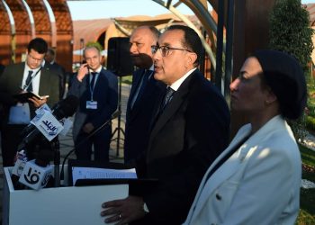 رئيس الوزراء يفتتح المنطقة الخضراء بشرم الشيخ ويتفقد أجنحة الوزارات وشركات القطاع الخاص