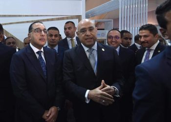 وزير الإسكان يستعرض مجهودات الوزارة في الحفاظ على البيئة والاستغلال الأمثل والآمن للموارد