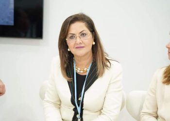 وزيرة التخطيط والتنمية الاقتصادية تترأس جلسة مشروعات تحلية المياة بالشرق الأوسط