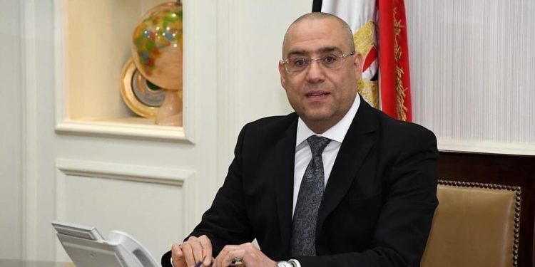 الإسكان: استكمال أعمال تطوير منظومة الصرف الصحي بمدينتي العبور والسادات