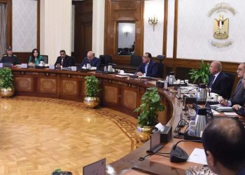 رئيس الوزراء يتابع مخططات إنشاء مدينة رأس الحكمة الجديدة