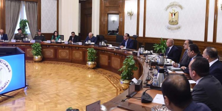 رئيس الوزراء يتابع مخططات إنشاء مدينة رأس الحكمة الجديدة
