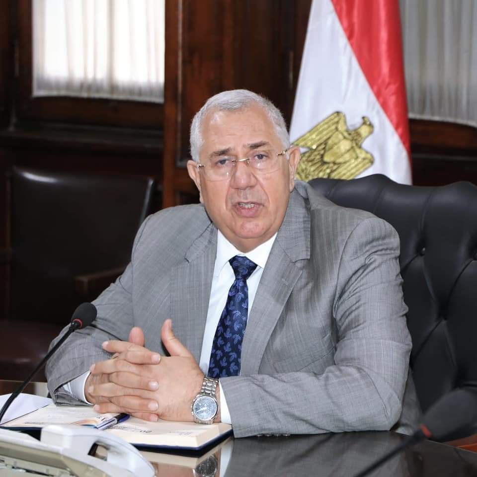 وزير الزراعة يبحث مع مسئولي بنك مصر آليات دفع الائتمان للقطاع الزراعي