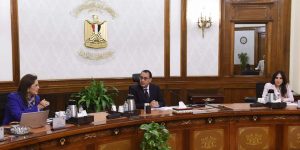 رئيس الوزراء يستعرض المؤشرات المبدئية للاقتصاد المصري خلال الربع الأول من العام المالي الجاري