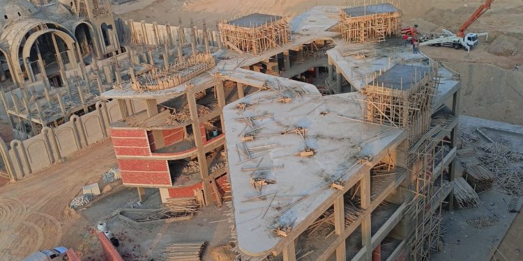 “دولمن للتطوير العقاري” ترتفع بحجم الإنشاءات في مشروع “بيير مول” بالعاصمة الإدارية