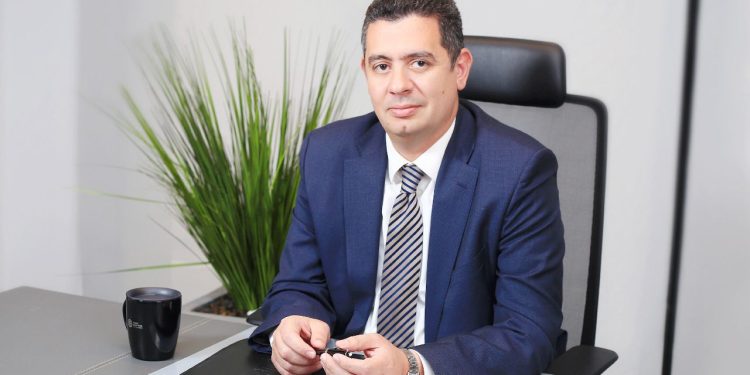 محمد الطاهر الرئيس التنفيذي للشركة السعودية المصرية للتعمير
