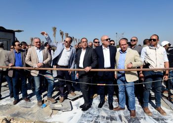 رئيس الوزراء يتفقد أعمال تطوير حديقة تلال الفسطاط