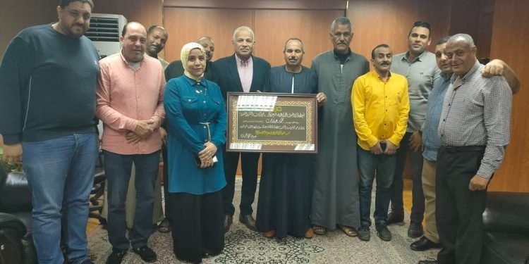 مياه البحيرة تسجيب لشكوي اهالى قري المصرف الخيرى وقرية 6 اكتوبر من ضعف وانقطاع المياه