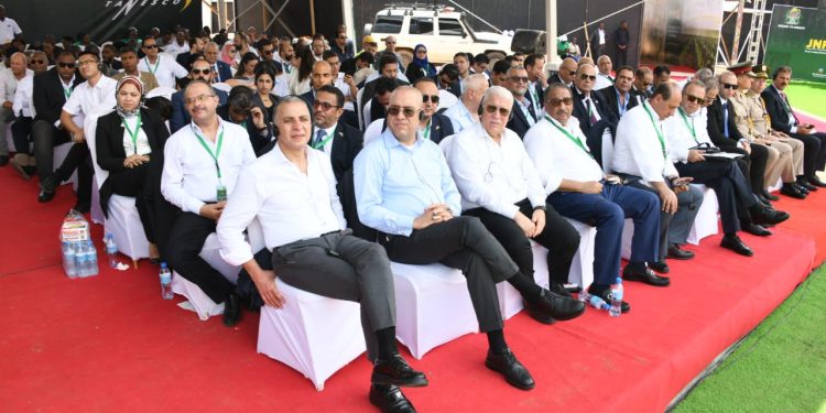 وزير الإسكان يهنئ تنزانيا بالاحتفال ببدء ملء خزان مياه مشروع محطة وسد جوليوس نيريرى للطاقة الكهرومائية