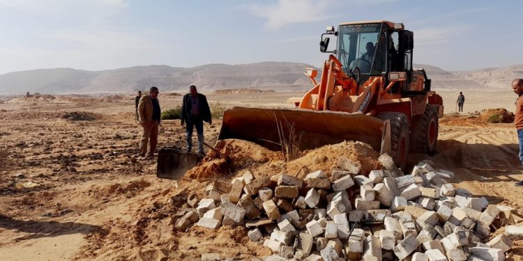 وزير الإسكان يُصدر قرارين لإزالة مخالفات بناء بالساحل الشمالي الغربي