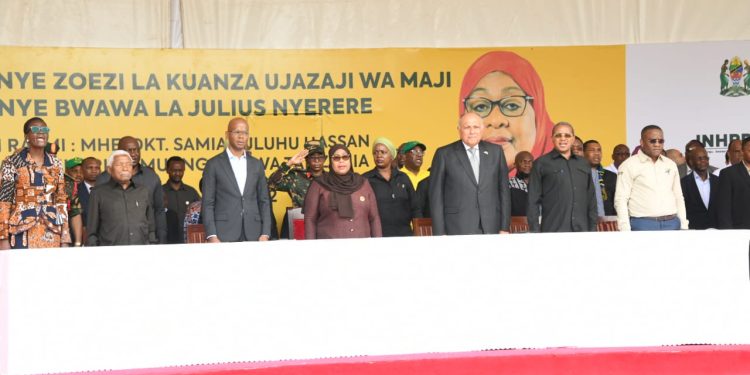 وزيرا “الخارجية” و”الإسكان” يشاركان فى احتفالية الملء الأول لخزان مياه سد “جوليوس نيريرى” الكهرومائية بتنزانيا