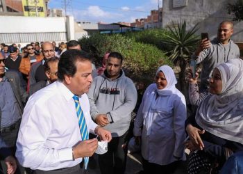 وزير الصحة يؤكد عدم التهاون في الحفاظ على حقوق فريق التمريض بمستشفى قويسنا