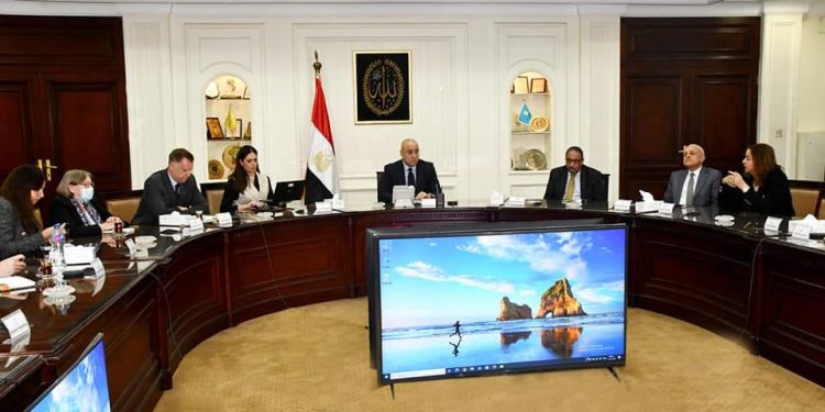 الجزار يلتقى بعثة البنك الدولي لمتابعة مشروع الإسكان الاجتماعى