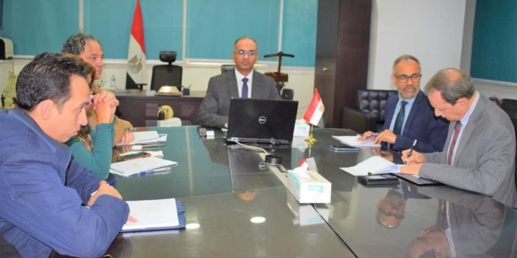 الإسكان تتابع مع البنكين الدولى والآسيوى مشروعات برنامج خدمات الصرف الصحى المُستدام