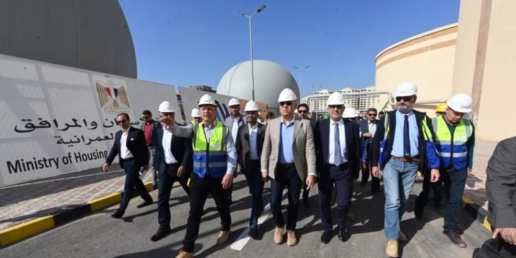 وزير الإسكان يتابع تجارب التشغيل بمحطة التنقية الشرقية لمعالجة الصرف الصحي بالإسكندرية