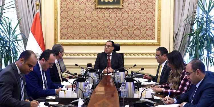 رئيس الوزراء يتابع مع وزير الاتصالات عددا من ملفات عمل الوزارة