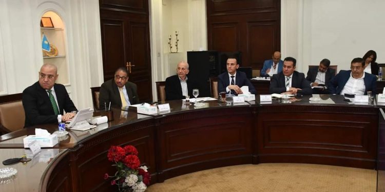 وزير الإسكان يتابع الموقف التنفيذى لمشروع تطوير موقع التجلى الأعظم