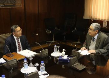 وزير الكهرباء يبحث سبل دعم التعاون مع سفير الهند بالقاهرة