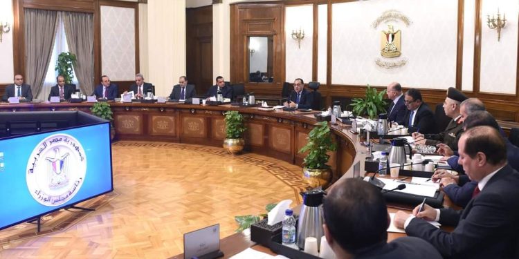 رئيس الوزراء يتابع إنشاء صندوق خاص بصيانة مشروعات التطوير فى المناطق العشوائية