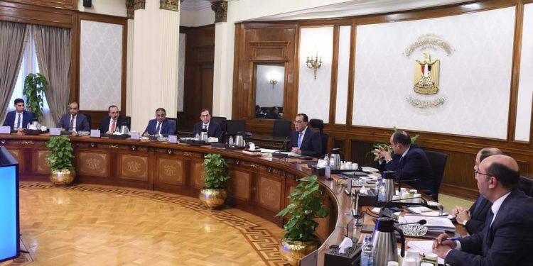 رئيس الوزراء يتابع جهود تنمية “منطقة المثلث الذهبي”