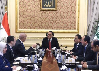 رئيس الوزراء يبحث مع وزير الإسكان سبل تحفيز الاستثمار الخارجي وطروحات الأراضى