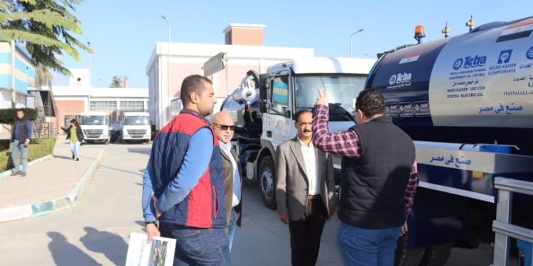 مياه أسيوط.. بتكلفة 11.9 مليون جنيه توريد 7 سيارات كسح ضمن خطة الإحلال والتجديد