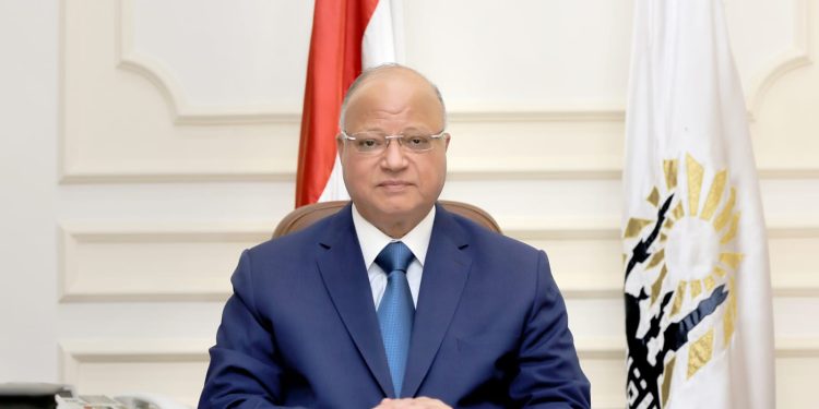 محافظ القاهرة: توفير اتوبيسات لنقل زوار الدورة الـ54 لمعرض الكتاب