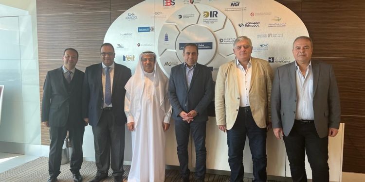 رئيس شركة العاصمة الإدارية يبحث مع مستثمر إماراتى فرص الاستثمار بالعاصمة