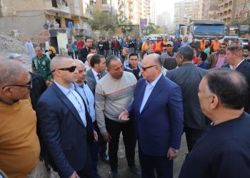محافظ القاهرة يتفقد أعمال إزالة تراكمات مخلفات بناء بالبساتين