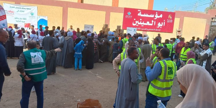 قوافل “ستر وعافية” تنهي عملها فى مركز إسنا بعد 4 أيام