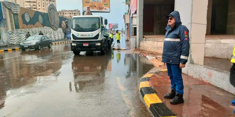 رئيس صرف الإسكندرية: استمرار تمركز سيارات ومعدات الشركة على مدار الـ24 ساعة بالمحافظة