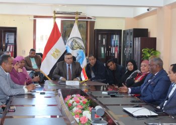 اجتماع تنسيقى القيادات التنفيذية بمحافظة الأقصر لبدء مشروع صرف صحي قرى البنك الإفريقي