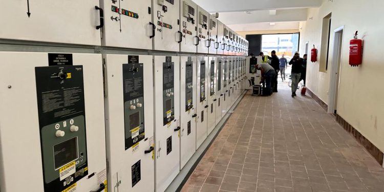  وزير الإسكان: إطلاق التيار الكهربائي لتغذية منطقة المطورين الجنوبية بمساحة 6 ملايين م2 بالعاشر من رمضان