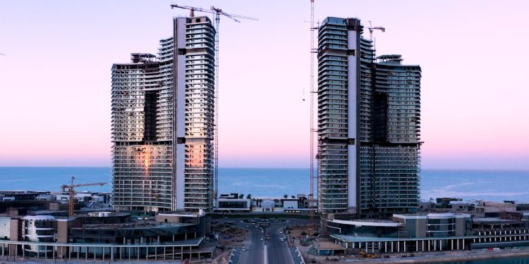 وزير الإسكان يتابع الموقف التنفيذى للمشروعات المختلفة الجارى تنفيذها بمدينة العلمين الجديدة.. ونسب التنفيذ تصل لـ90%