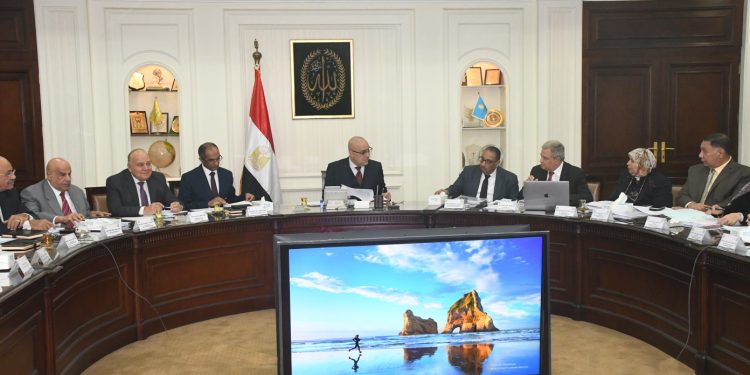 “القابضة لمياه الشرب والصرف الصحى” تعتمد الموازنة التقديرية للشركة وشركاتها التابعة للعام المالى 2022/2023