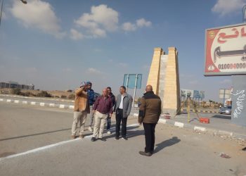 مسئولو جهاز بدر يتفقدون أعمال تطوير الطرق.. وتنفيذ إزالات لمحال مخالفة ومخالفات بناء ببعض المناطق