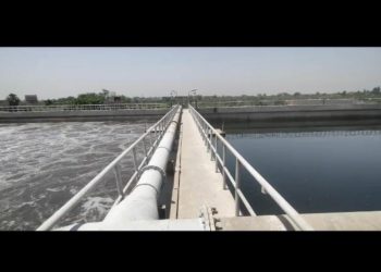 وزير الإسكان يتابع مع رئيس “القابضة للمياه” موقف مشروعات مياه الشرب والصرف الصحى بالمنوفية خلال 2022