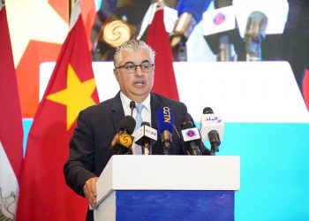 رئيس المنطقة الاقتصادية لقناة السويس يشارك في منتدى الاستثمار المصري الصيني