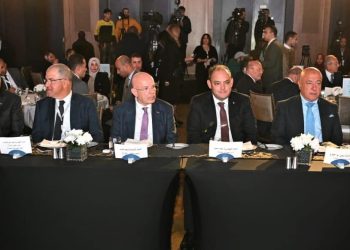 وزير الصناعة: نسعى لتعزيز الشراكة مع القطاع الخاص للوصول بالصادرات الى 100 مليار دولار